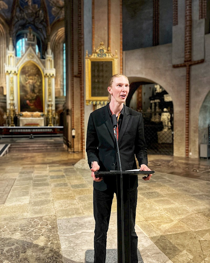 Tomas Tamminen suntiona Turun tuomiokirkossa.